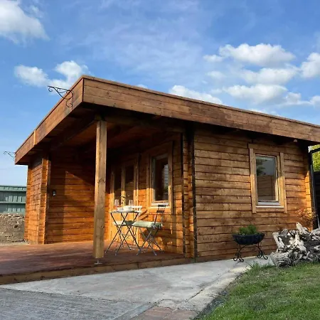 Scandi-Style Cabin In Bideford, Private Parking Exterior photo
