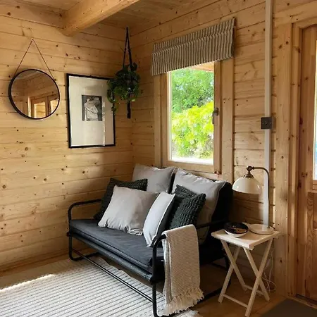 Scandi-Style Cabin In Bideford, Private Parking Exterior photo
