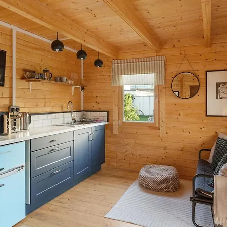Scandi-Style Cabin In Bideford, Private Parking Exterior photo